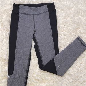 Ivivva Girls Black/gray herringbone leggings Sz 6
